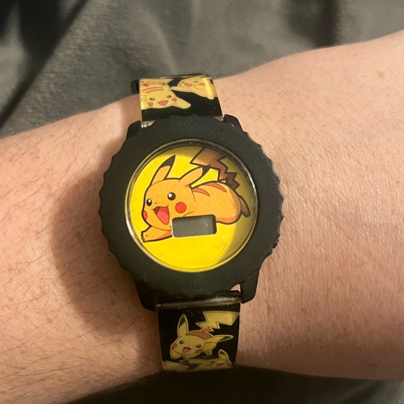 NWT Pokémon Rotating Flash LCD Watch - Picture 5 of 7